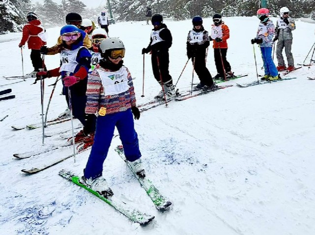 ces-2526-competi-stines-0000